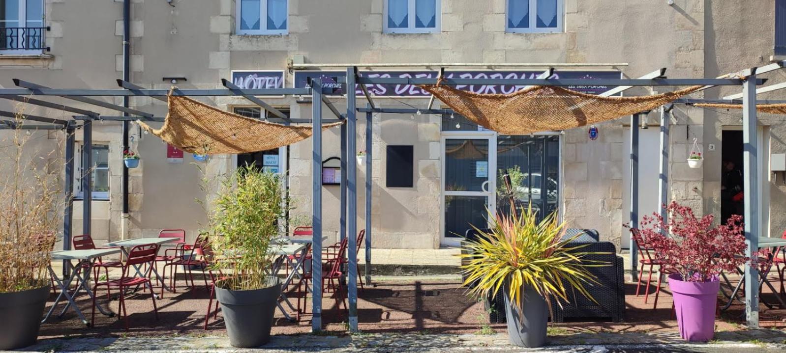 Hotel Les Deux Porches Verrieres  Exterior photo
